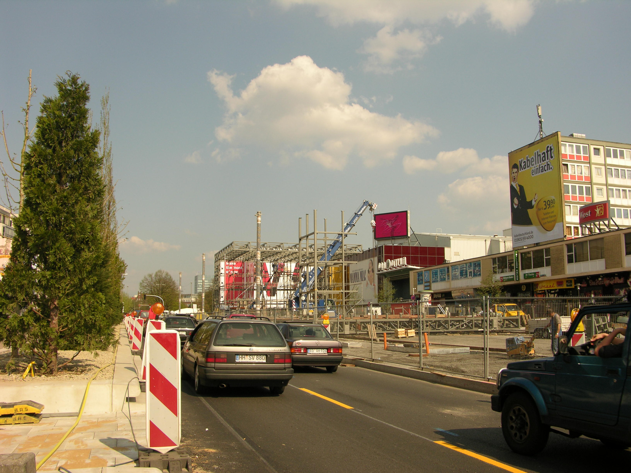 Stahlbau auf dem Spielbudenplatz von der Reeperbahn aus